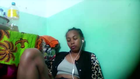 sandra1253099 online show from 11/26/25, 06:42