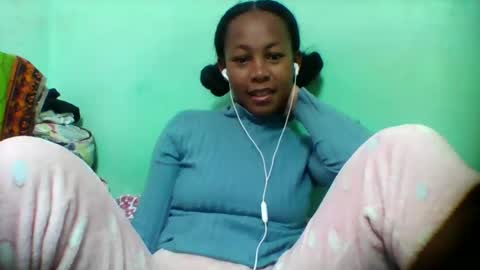 sandra1253099 online show from 12/02/25, 07:03