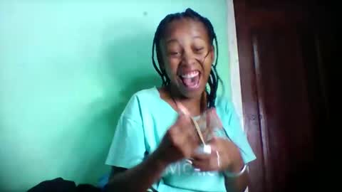 sandra1253099 online show from 04/15/26, 08:09