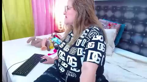 SANDRA online show from 04/23/26, 11:09