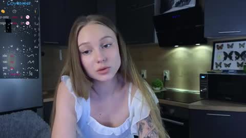 Sandra      Lillys Page    online show from 02/23/25, 04:02