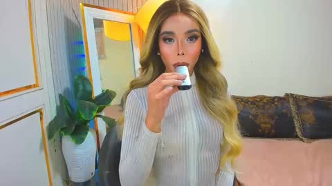 Sandra Hornball online show from 12/21/25, 04:47