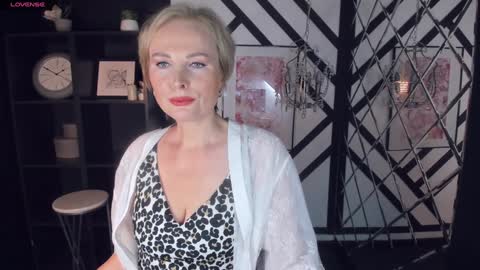 Sandra online show from 02/08/25, 05:51