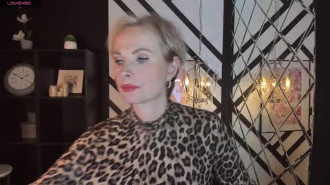 Sandra online show from 02/12/25, 08:38