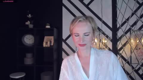 Sandra online show from 02/13/25, 12:00