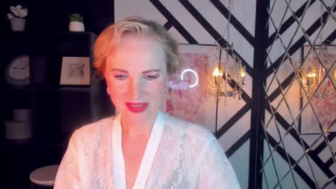 Sandra online show from 02/24/25, 05:43