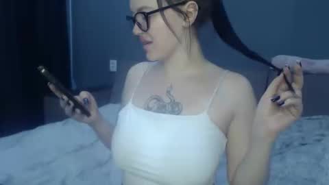 Snapshot of sandra_smith3007 chatting on 06/03/26, 06:27 sandra_smith3007 online show from 06/03/26, 06:27