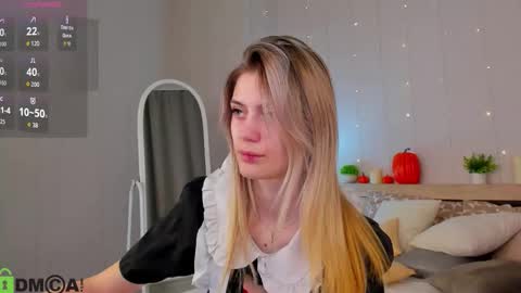 sandraa_anderson online show from 10/28/25, 12:25