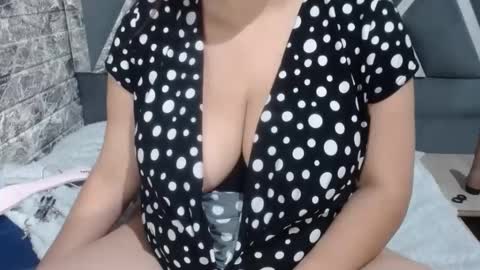 sandraclarkx69 online show from 02/02/25, 10:57