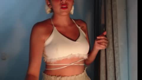 sandy_straw online show from 09/28/25, 01:55