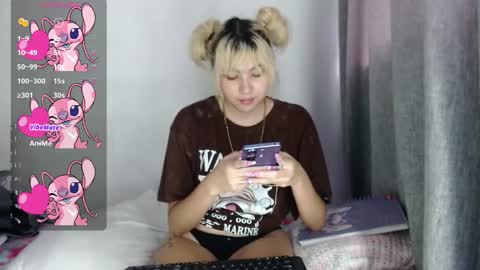 sandy_straw online show from 10/26/25, 07:53