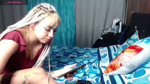 sandy_straw online show from 12/04/25, 06:01