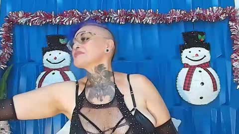 Snapshot of sandyrosee_ chatting on 12/10/24, 09:33 Sandy Rose online show from 12/10/24, 09:33
