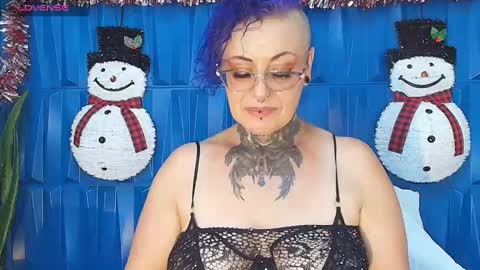 Snapshot of sandyrosee_ chatting on 12/19/24, 09:17 Sandy Rose online show from 12/19/24, 09:17