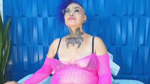 Snapshot of sandyrosee_ chatting on 01/01/25, 07:53 Sandy Rose online show from 01/01/25, 07:53