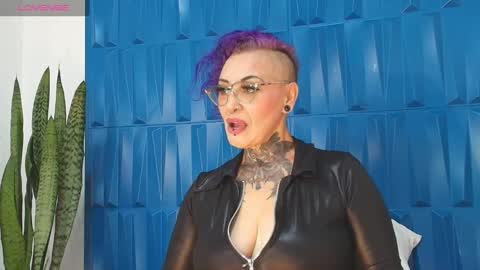 Snapshot of sandyrosee_ chatting on 01/28/25, 05:46 Sandy Rose online show from 01/28/25, 05:46