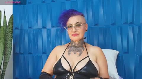 Snapshot of sandyrosee_ chatting on 01/30/25, 06:21 Sandy Rose online show from 01/30/25, 06:21