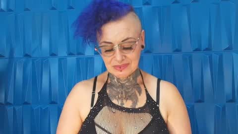 Snapshot of sandyrosee_ chatting on 02/10/25, 09:04 Sandy Rose online show from 02/10/25, 09:04