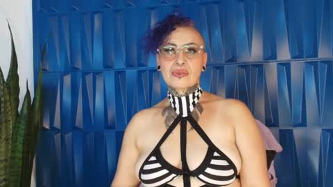 Snapshot of sandyrosee_ chatting on 02/22/25, 05:35 Sandy Rose online show from 02/22/25, 05:35