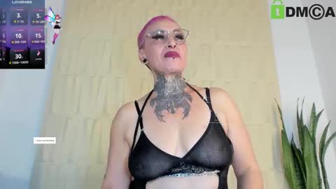 Snapshot of sandyrosee_ chatting on 09/14/25, 03:05 Sandy Rose online show from 09/14/25, 03:05