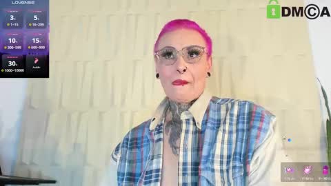 Snapshot of sandyrosee_ chatting on 10/01/25, 03:23 Sandy Rose online show from 10/01/25, 03:23