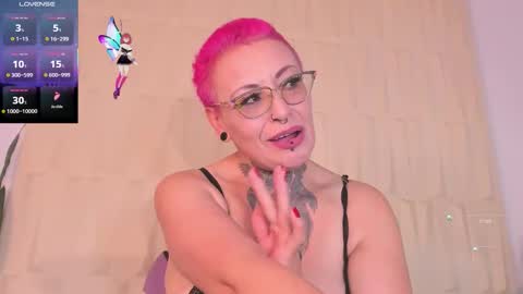 Snapshot of sandyrosee_ chatting on 10/10/25, 05:39 Sandy Rose online show from 10/10/25, 05:39
