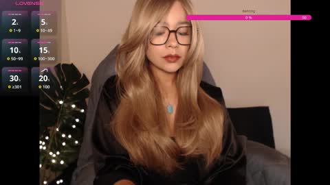 Snapshot of santal_oli chatting on 12/21/25, 03:24 secret online show from 12/21/25, 03:24