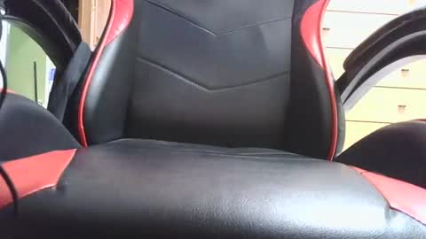 Snapshot of santalf chatting on 03/11/25, 10:29 santalf online show from 03/11/25, 10:29