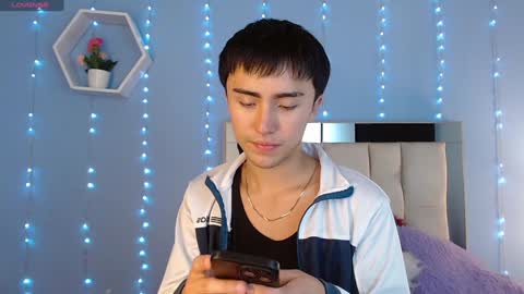 Snapshot of santi_fabulous chatting on 12/03/24, 09:23 santi_fabulous online show from 12/03/24, 09:23