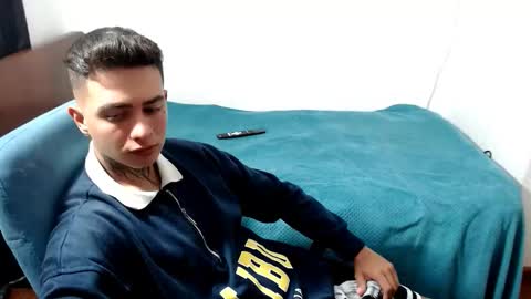 Snapshot of santi_ss chatting on 09/25/25, 01:20 santi_ss online show from 09/25/25, 01:20