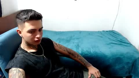 Snapshot of santi_ss chatting on 10/01/25, 12:27 santi_ss online show from 10/01/25, 12:27