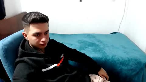 Snapshot of santi_ss chatting on 10/02/25, 01:56 santi_ss online show from 10/02/25, 01:56