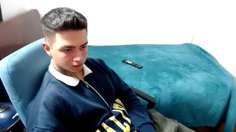 Snapshot of santi_ss chatting on 10/05/25, 02:10 santi_ss online show from 10/05/25, 02:10