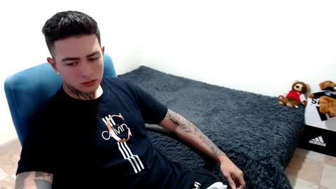 Snapshot of santi_ss chatting on 10/20/25, 01:06 santi_ss online show from 10/20/25, 01:06