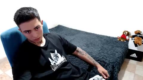 Snapshot of santi_ss chatting on 10/21/25, 12:55 santi_ss online show from 10/21/25, 12:55