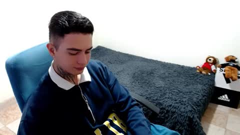 Snapshot of santi_ss chatting on 10/22/25, 03:45 santi_ss online show from 10/22/25, 03:45