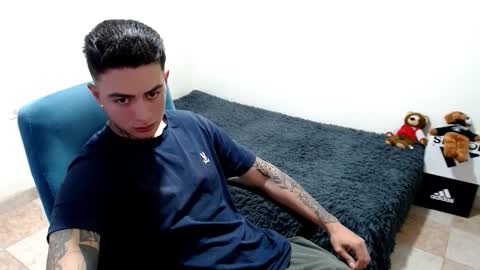 Snapshot of santi_ss chatting on 10/26/25, 04:24 santi_ss online show from 10/26/25, 04:24