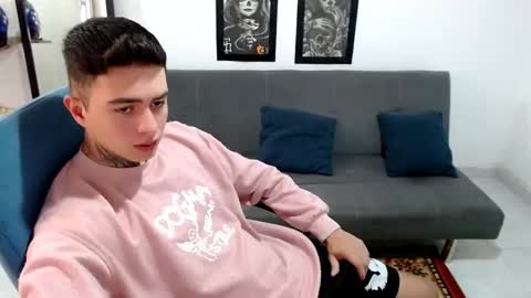 Snapshot of santi_ss chatting on 11/05/25, 02:39 santi_ss online show from 11/05/25, 02:39