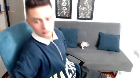 Snapshot of santi_ss chatting on 11/06/25, 11:48 santi_ss online show from 11/06/25, 11:48