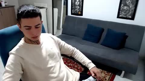 Snapshot of santi_ss chatting on 11/22/25, 12:20 santi_ss online show from 11/22/25, 12:20