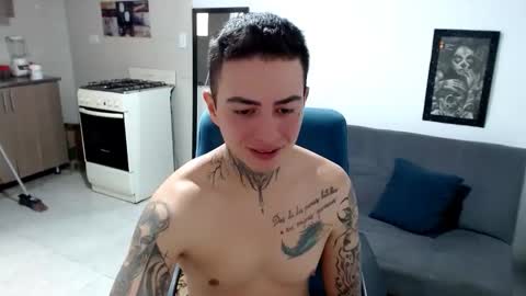 Snapshot of santi_ss chatting on 11/23/25, 02:28 santi_ss online show from 11/23/25, 02:28