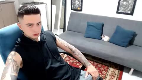 Snapshot of santi_ss chatting on 11/26/25, 01:17 santi_ss online show from 11/26/25, 01:17