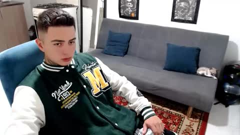 Snapshot of santi_ss chatting on 11/30/25, 04:11 santi_ss online show from 11/30/25, 04:11