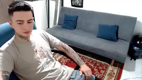 Snapshot of santi_ss chatting on 12/02/25, 12:49 santi_ss online show from 12/02/25, 12:49