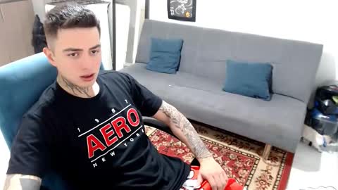 Snapshot of santi_ss chatting on 12/02/25, 02:45 santi_ss online show from 12/02/25, 02:45