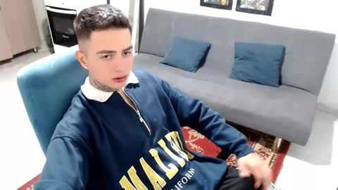 Snapshot of santi_ss chatting on 12/15/25, 03:22 santi_ss online show from 12/15/25, 03:22