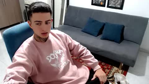 Snapshot of santi_ss chatting on 12/22/25, 12:51 santi_ss online show from 12/22/25, 12:51