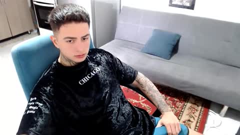 Snapshot of santi_ss chatting on 01/16/26, 03:27 santi_ss online show from 01/16/26, 03:27