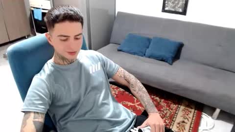 Snapshot of santi_ss chatting on 01/18/26, 04:00 santi_ss online show from 01/18/26, 04:00