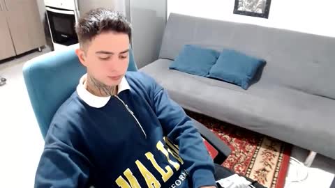 Snapshot of santi_ss chatting on 01/19/26, 02:32 santi_ss online show from 01/19/26, 02:32